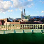 Hotel Capital
